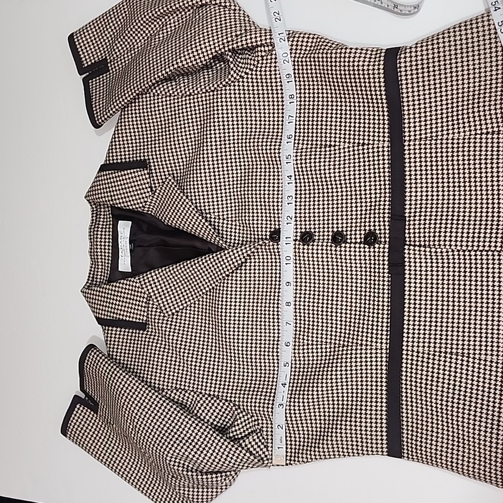 Tahari Arthur S. Levine Jacket - Picture 10 of 11